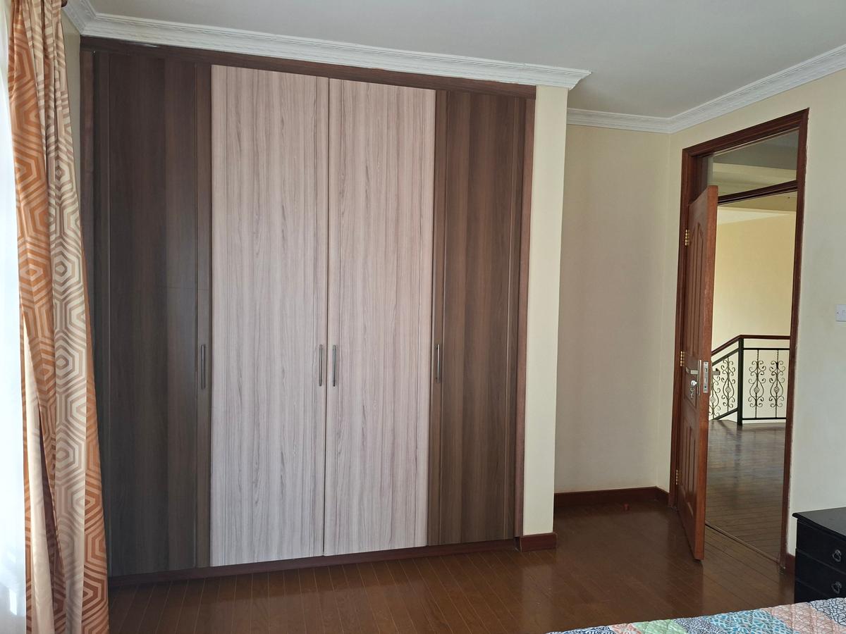 5 Bed Townhouse with En Suite at Off Runda Rd - 18