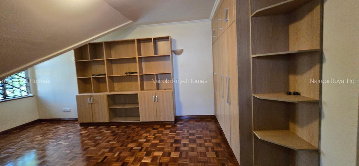 5 Bed Townhouse with En Suite at Lavington Green - 19