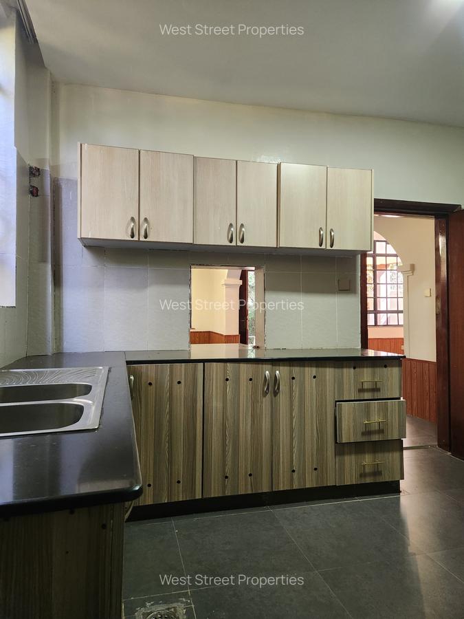 3 Bed Townhouse with En Suite in Karen - 7