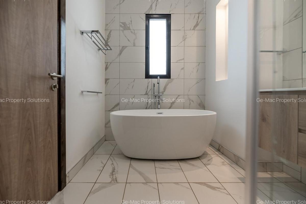 2 Bed Apartment with En Suite in Rosslyn - 10