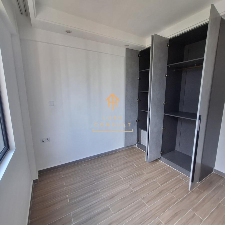 2 Bed Apartment with En Suite at Riverside Drive - 8