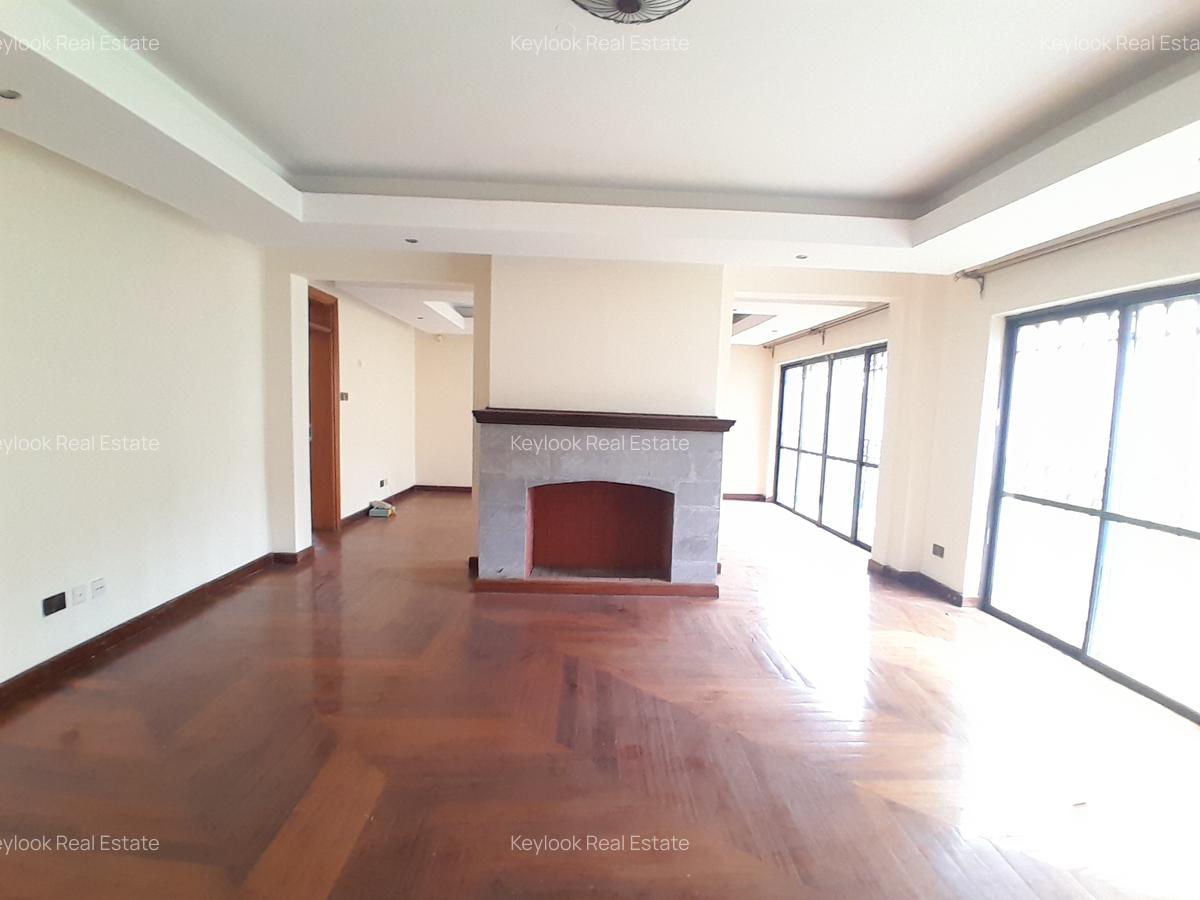 5 Bed Townhouse with En Suite at Lavington - 12