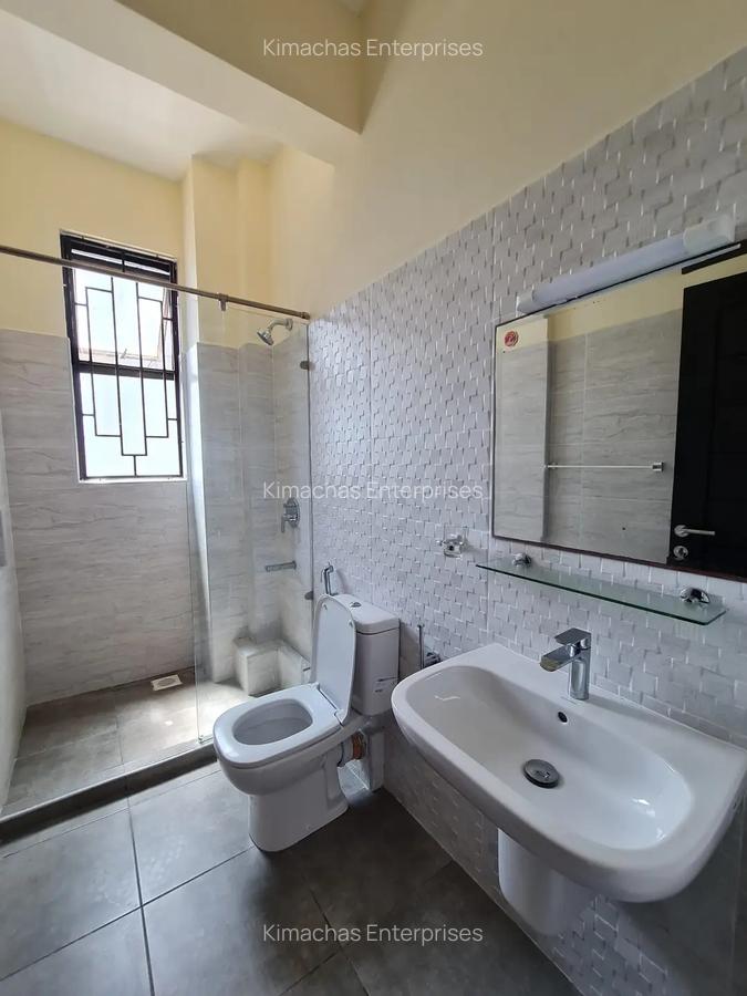 3 Bed Apartment with En Suite at Green Wood Drive - 14
