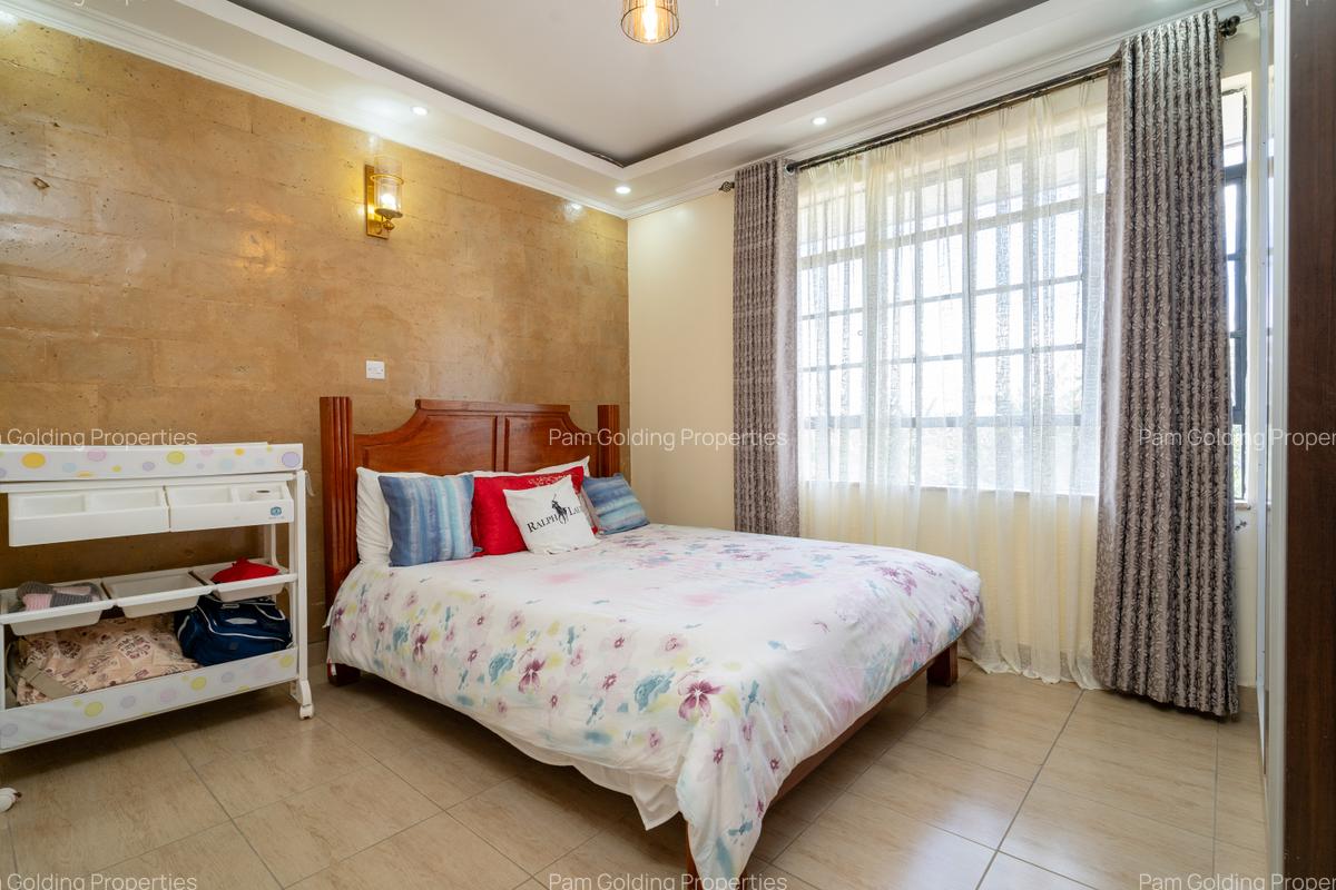4 Bed Townhouse with En Suite at Off Namanga Road - 6