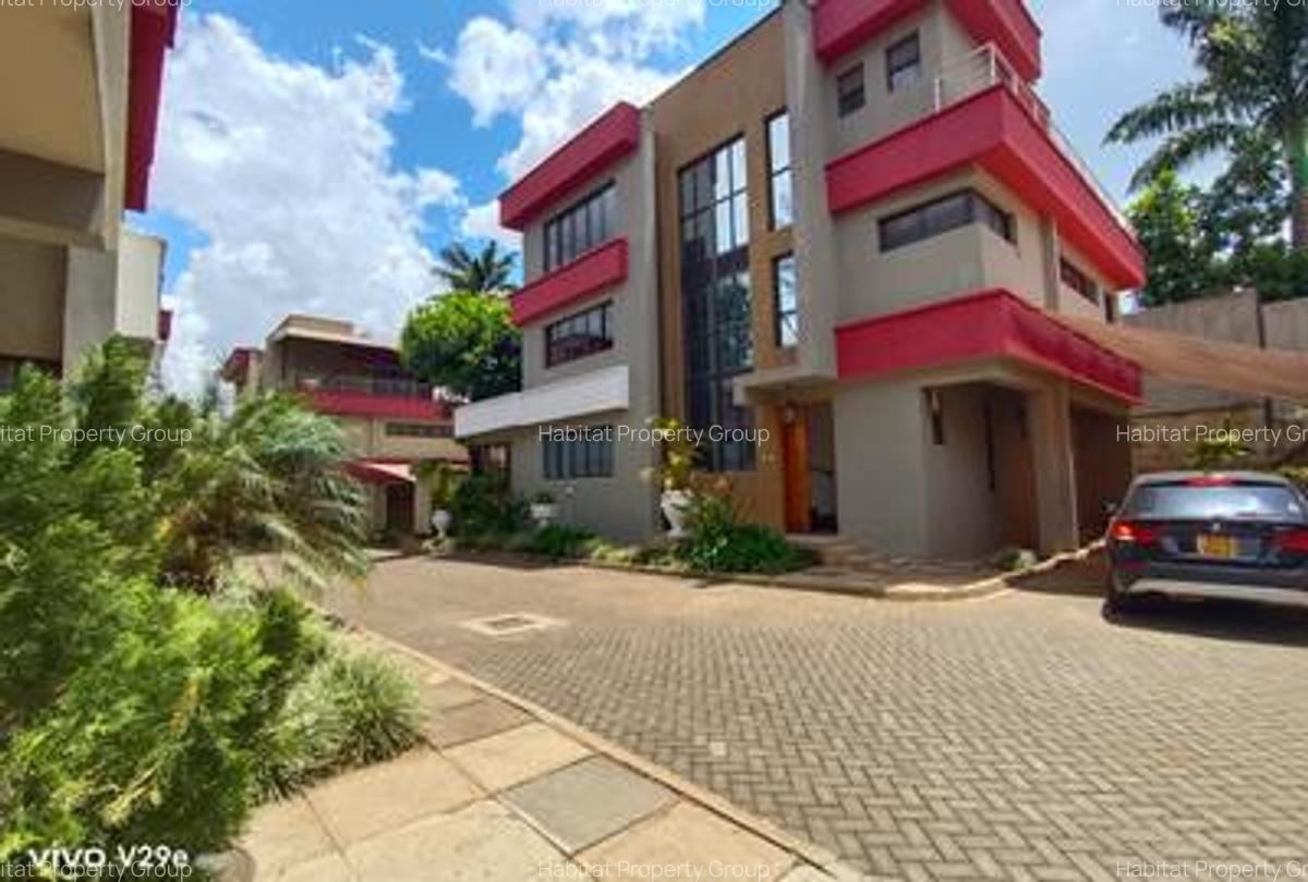 5 Bed Townhouse with En Suite at Convent Road - 1