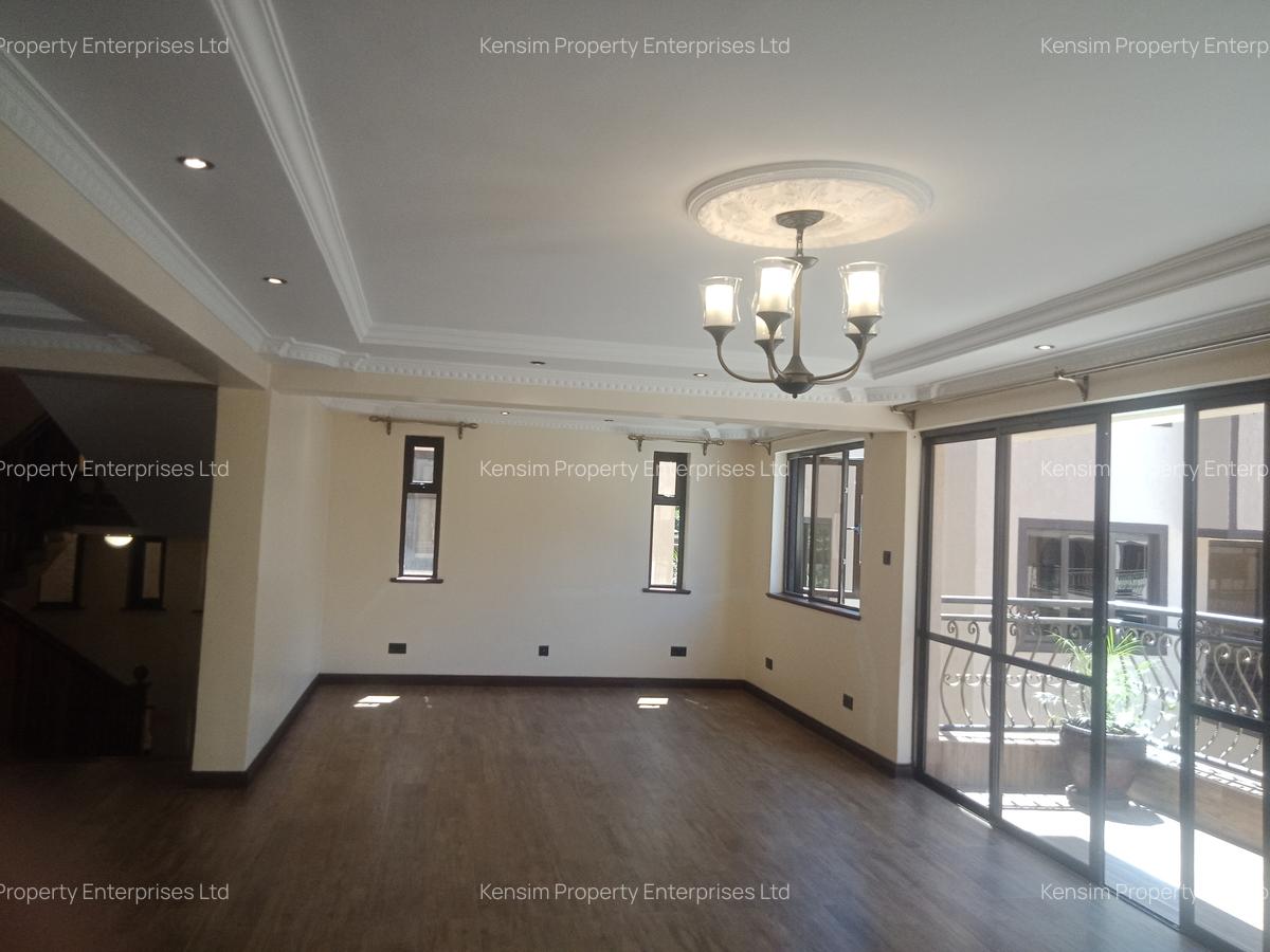 5 Bed Townhouse with En Suite in Lavington - 20