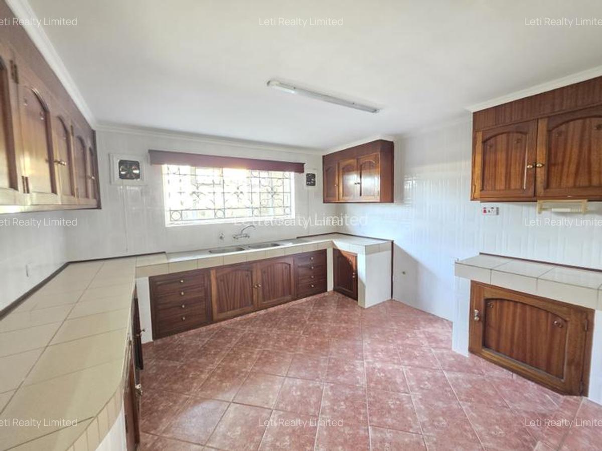 Commercial Property with Service Charge Included in Lavington - 9