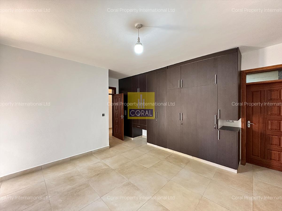 4 Bed Apartment in Parklands - 15