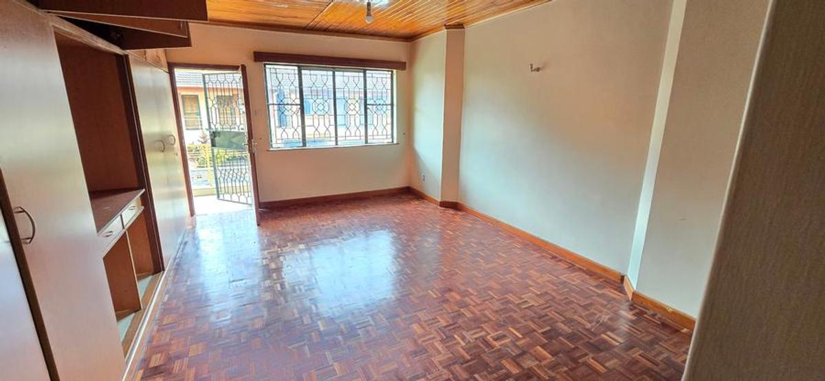 5 Bed Townhouse with En Suite in Lavington - 7