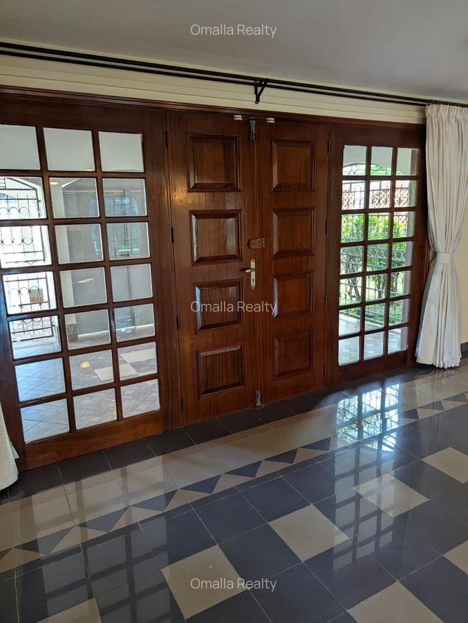 5 Bed House with En Suite in Runda - 4