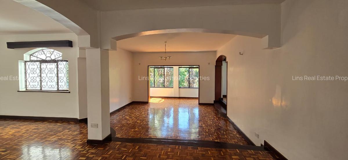 5 Bed Townhouse with En Suite in Nyari - 6