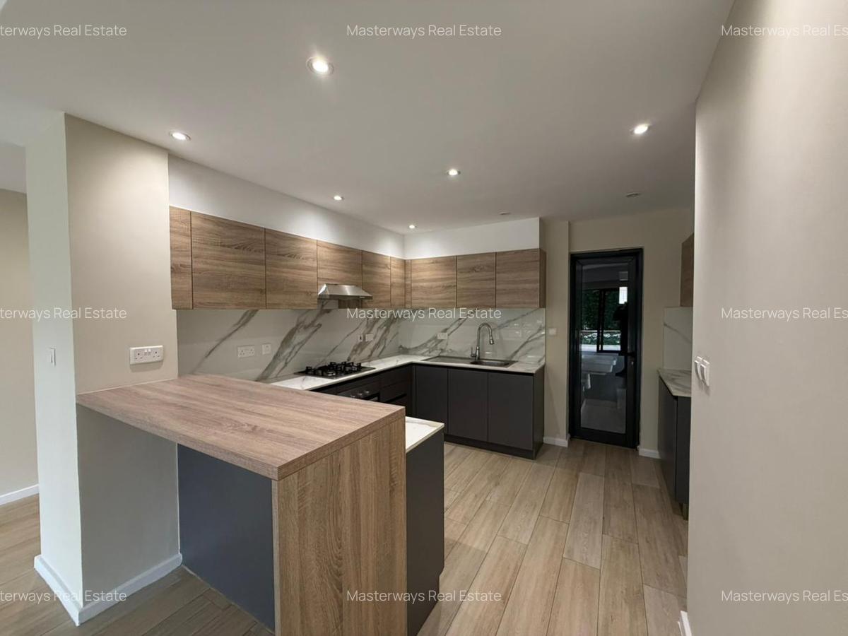 2 Bed Apartment with En Suite in Riverside - 3