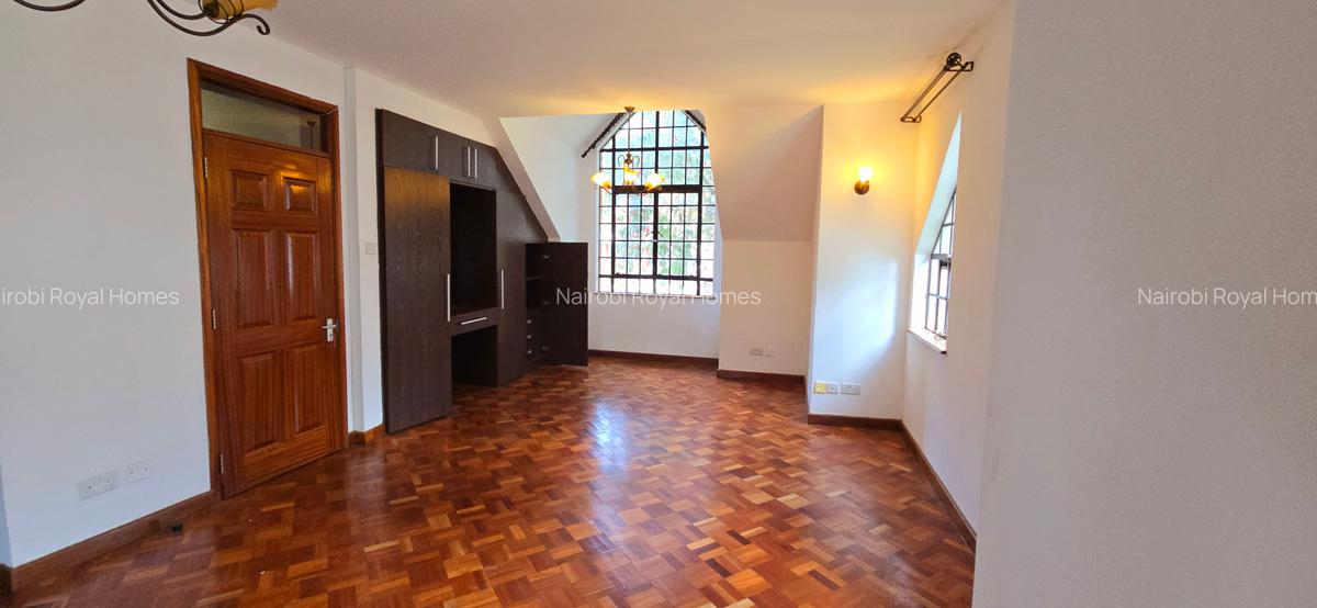 4 Bed Townhouse with En Suite at Lavington Green - 15