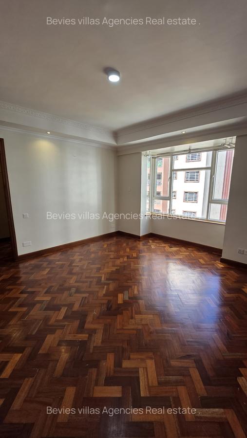 4 Bed Apartment with En Suite at Parklands - 17