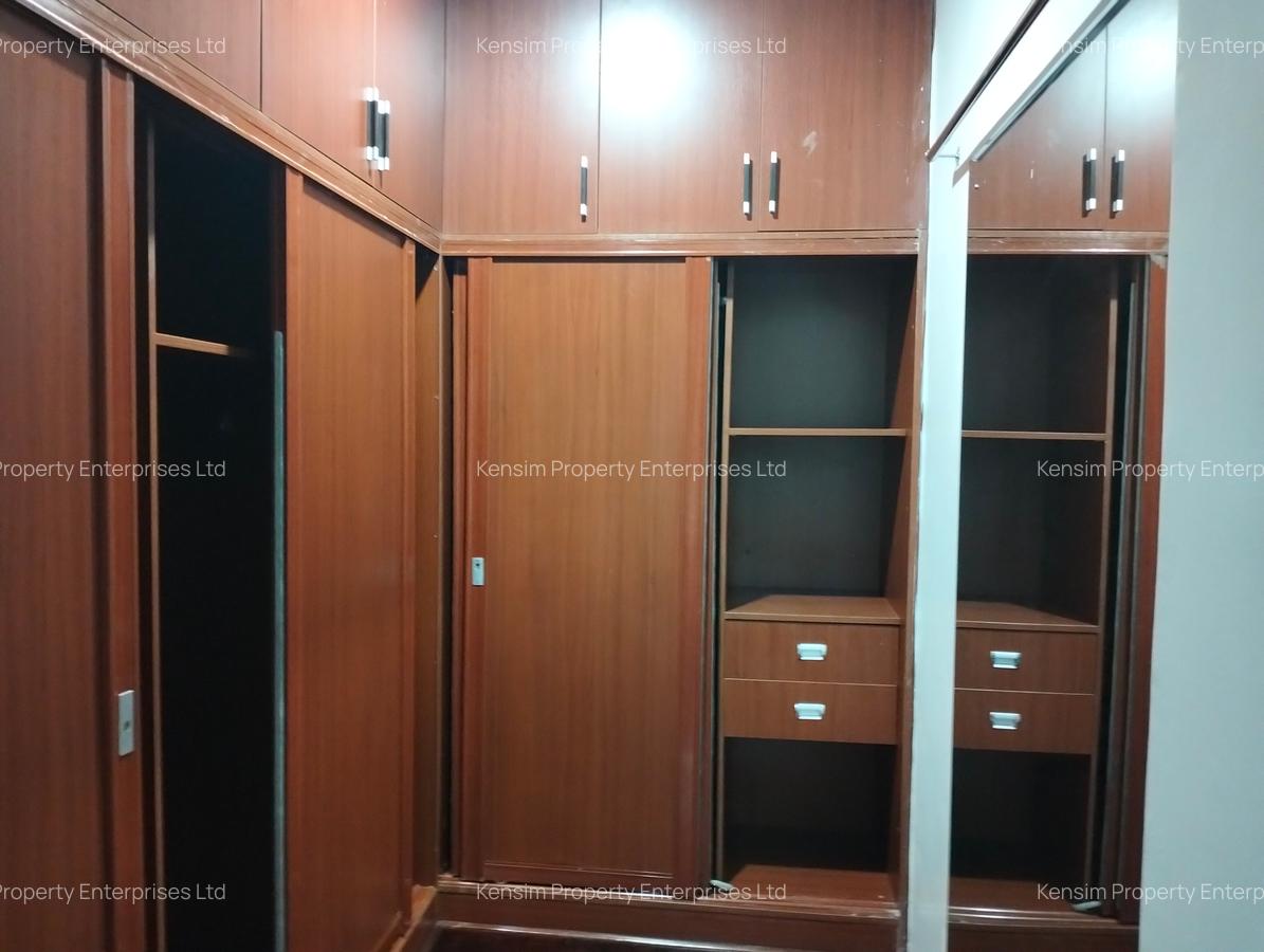 5 Bed Townhouse with En Suite in Lavington - 16