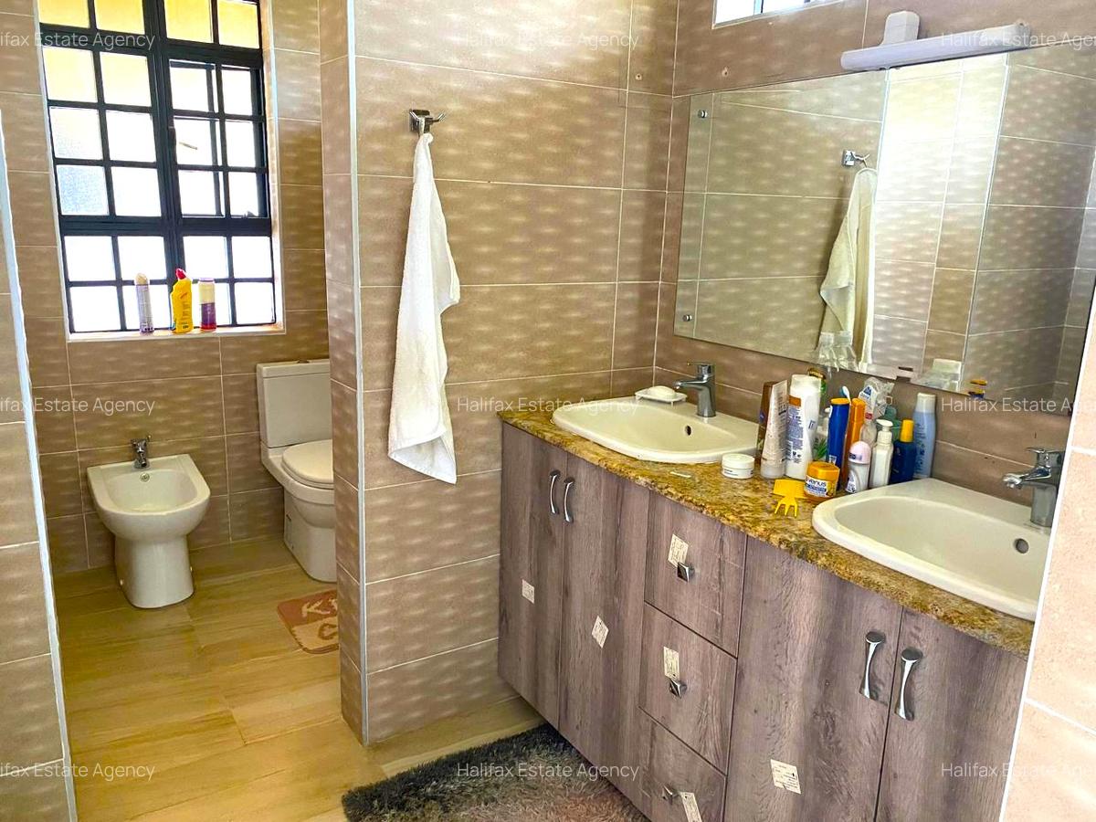 6 Bed House with En Suite in Runda - 13