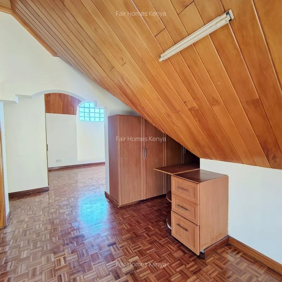 4 Bed Townhouse with En Suite at Lavington Green - 13