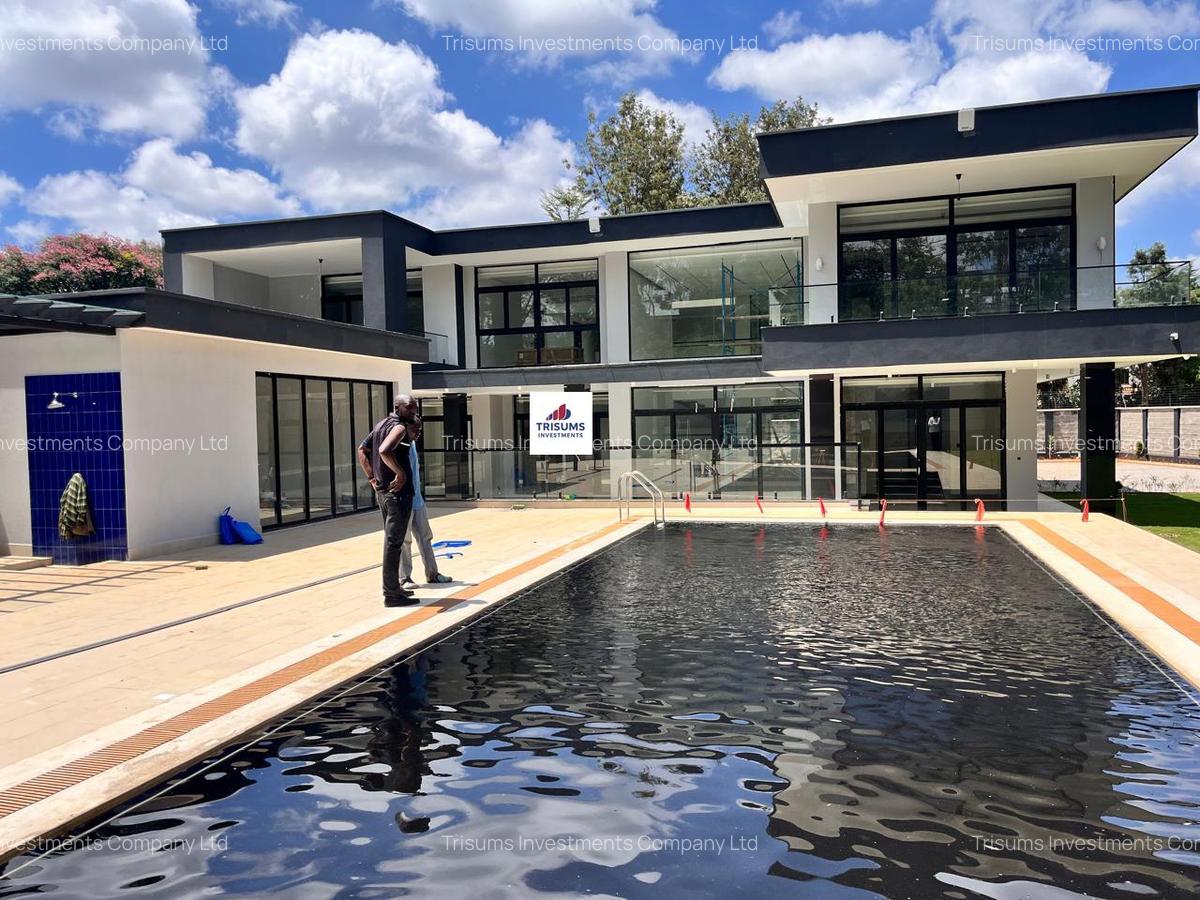 6 Bed Villa with En Suite in Nyari - 2