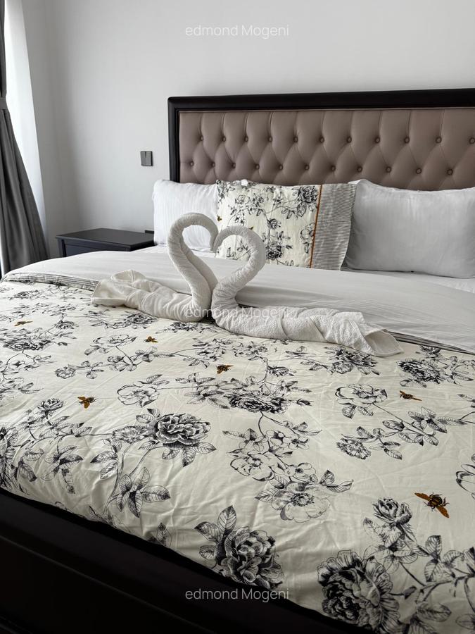 Serviced 3 Bed Apartment with En Suite at Riverside Drive - 20