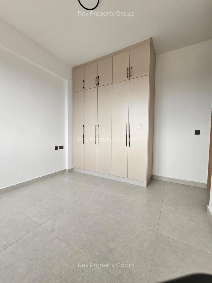 3 Bed Apartment with En Suite in Brookside - 14