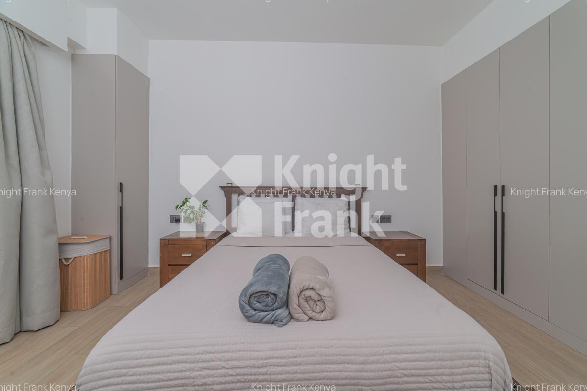 1 Bed Apartment with En Suite at Riverside Gardens - 3