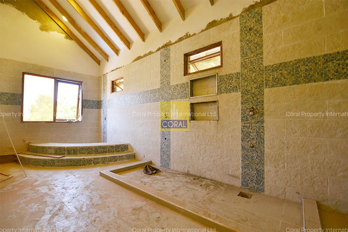 6 Bed House in Ridgeways - 6