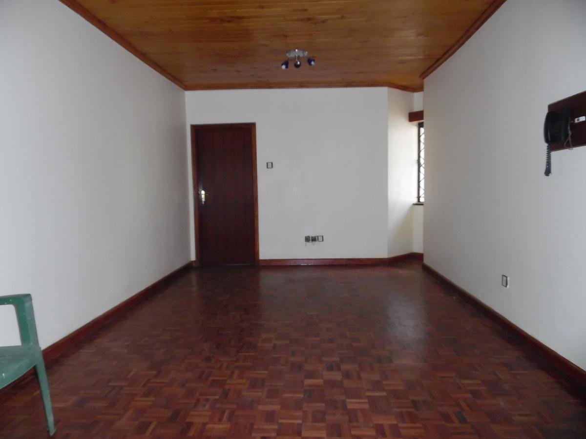 4 Bed Townhouse with En Suite at Lavington - 15