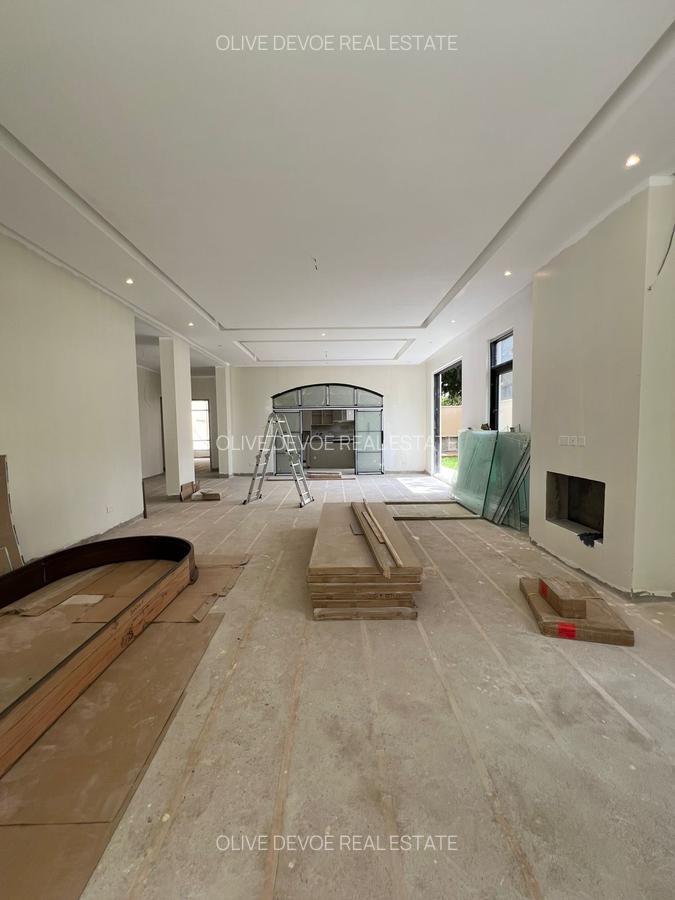 6 Bed Townhouse with En Suite in Lavington - 16