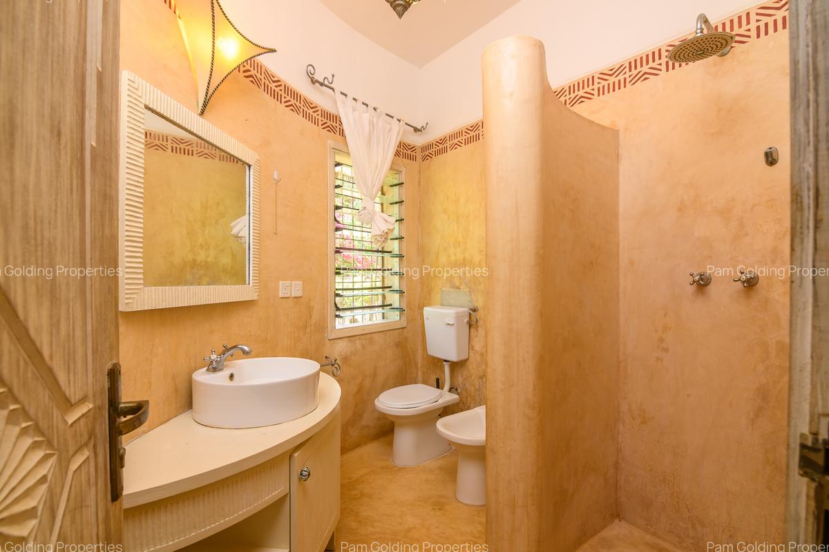 2 Bed Villa with Swimming Pool at Golf Coarse Road - 9