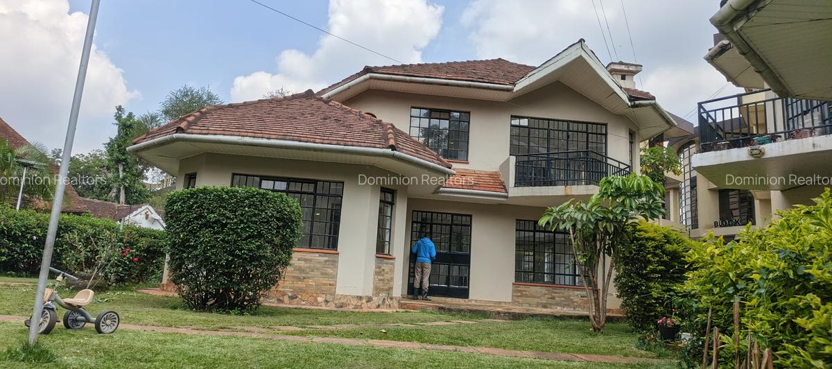 4 Bed Townhouse with En Suite in Spring Valley - 1