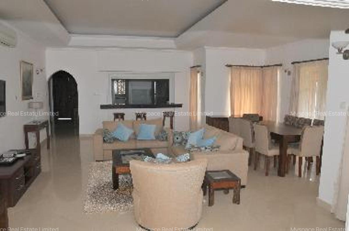 3 Bed Apartment with Swimming Pool in Mombasa CBD - 9