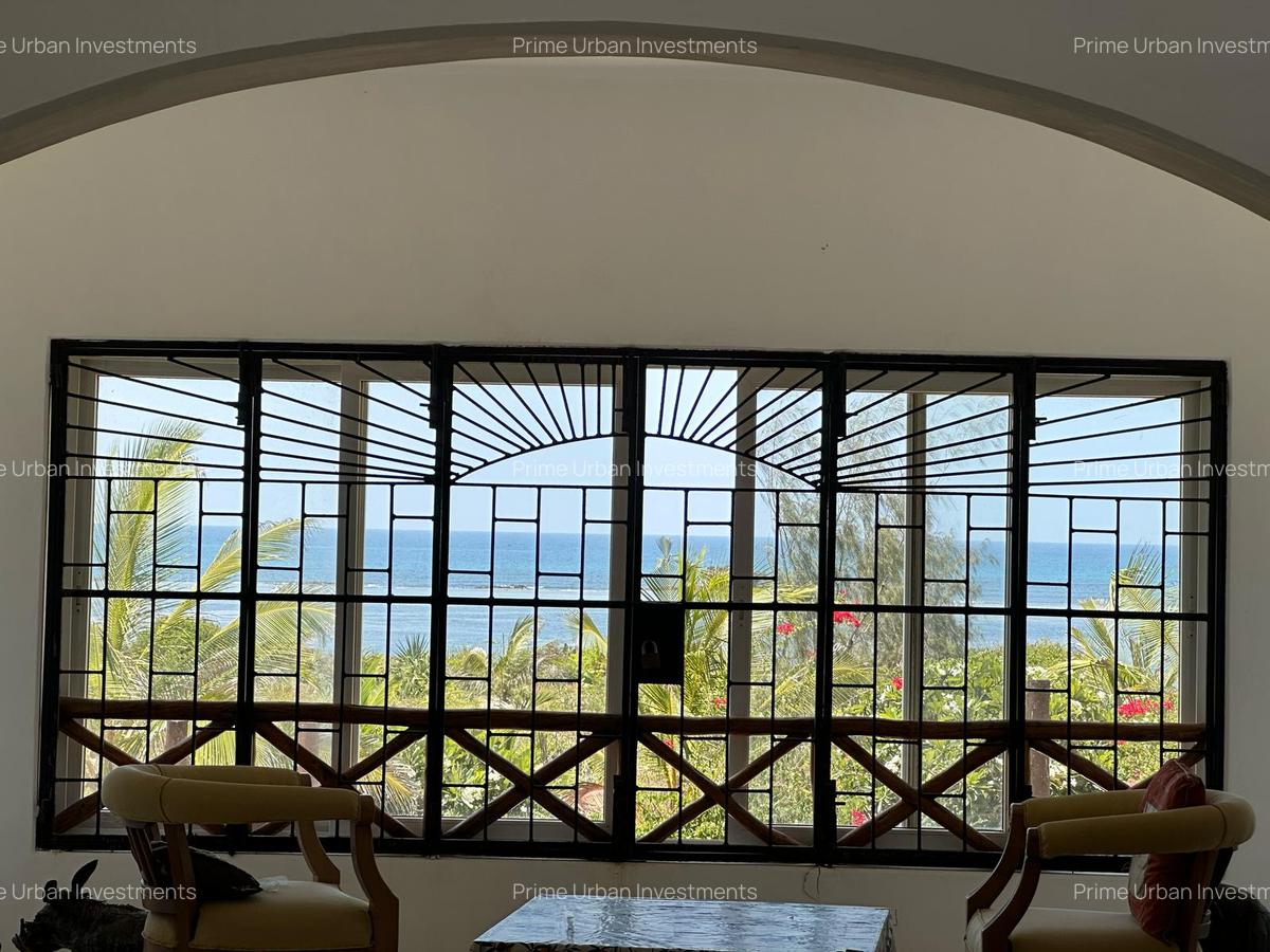 4 Bed House with En Suite in Watamu - 3
