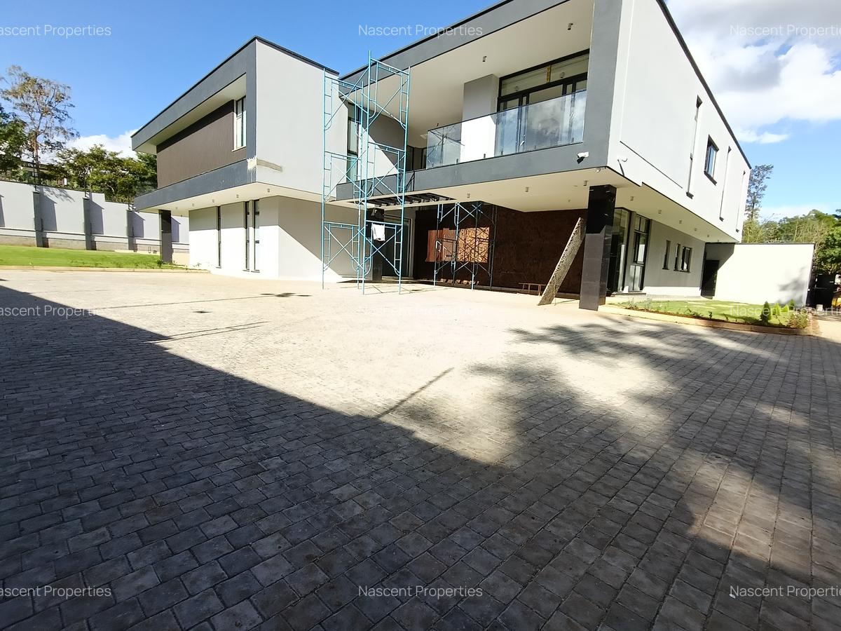 5 Bed House with En Suite in Nyari - 19