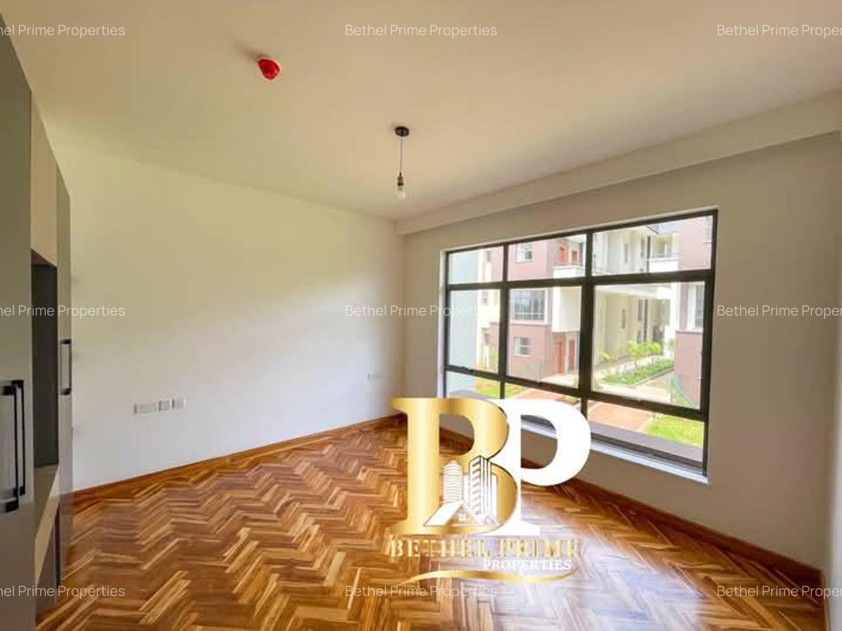 4 Bed House with En Suite in Rosslyn - 6