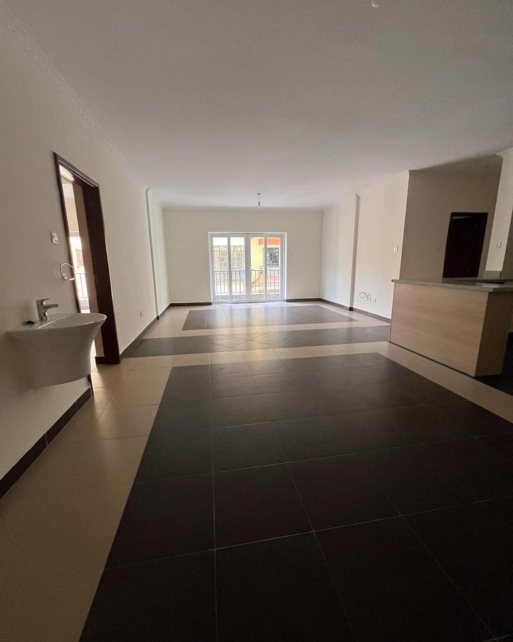 2 Bed Apartment with En Suite at Hatheru Road - 1