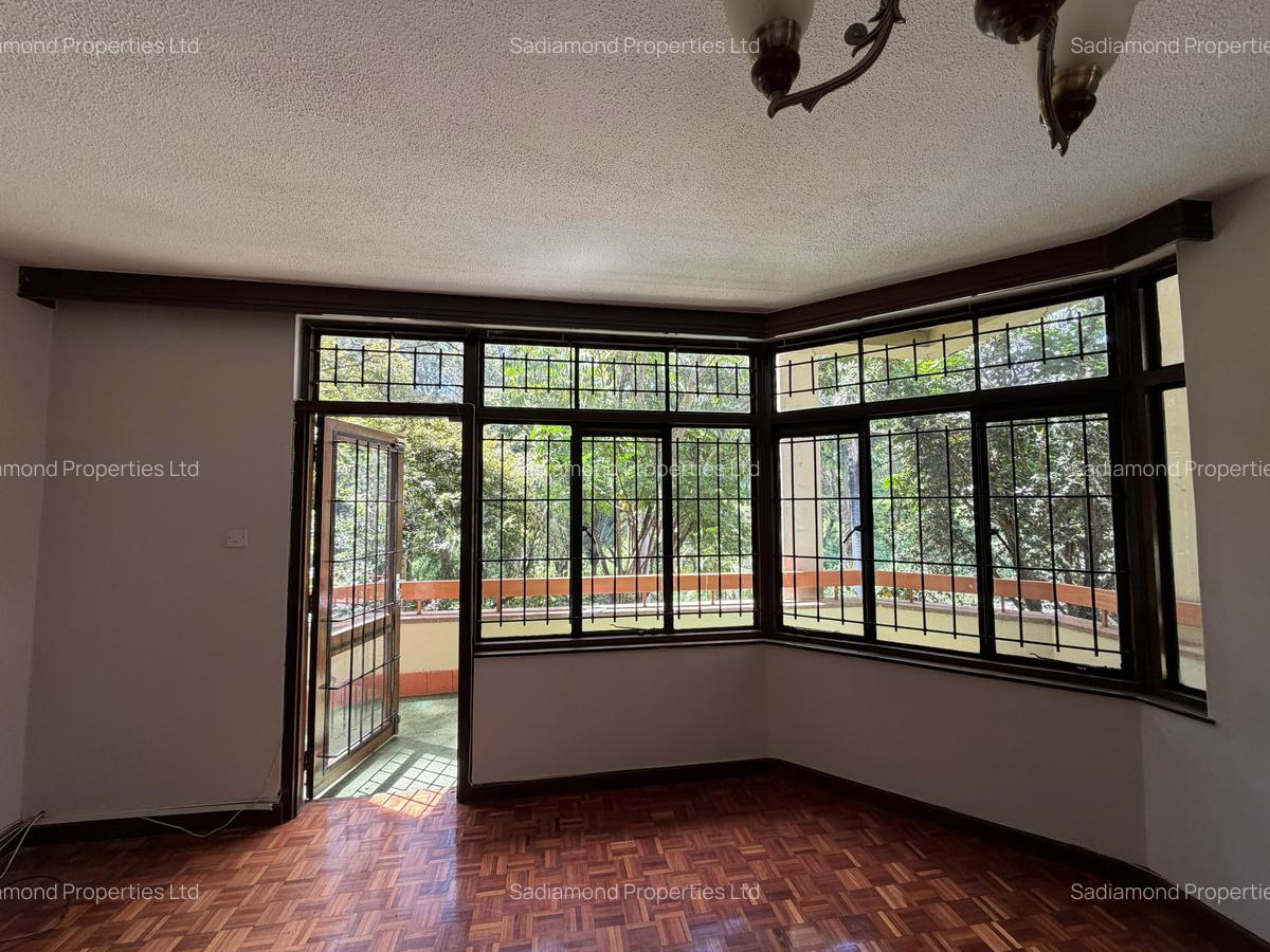 4 Bed House with En Suite in Riverside - 4