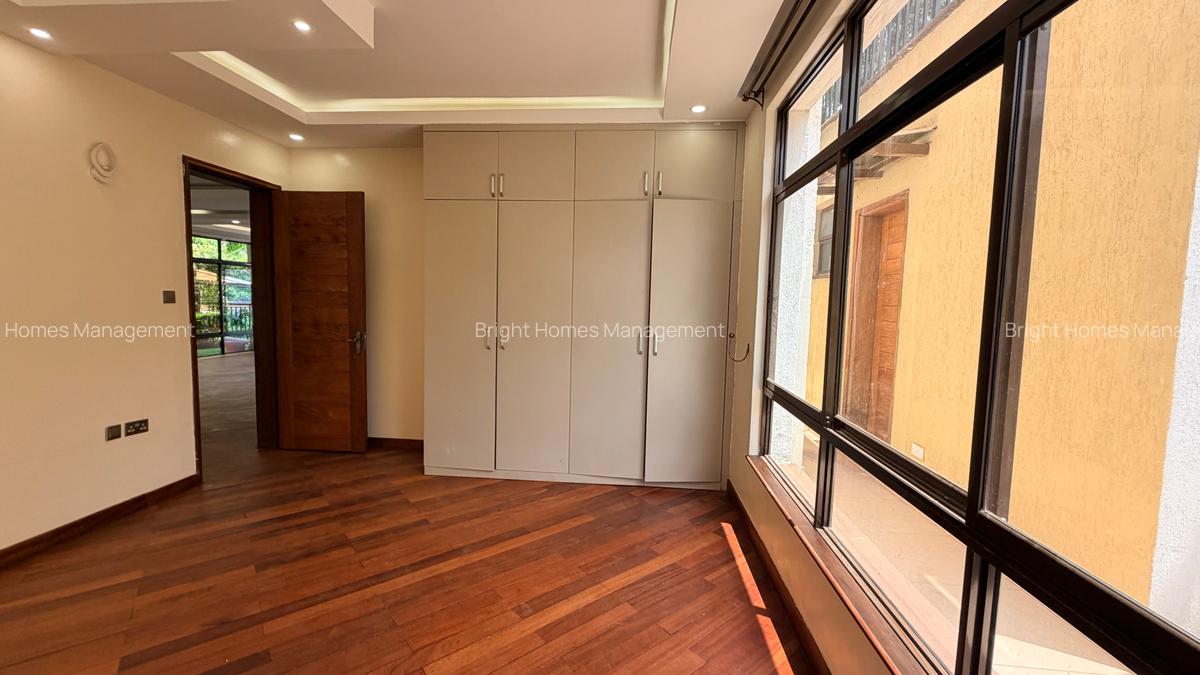 5 Bed Townhouse with En Suite in Kileleshwa - 12