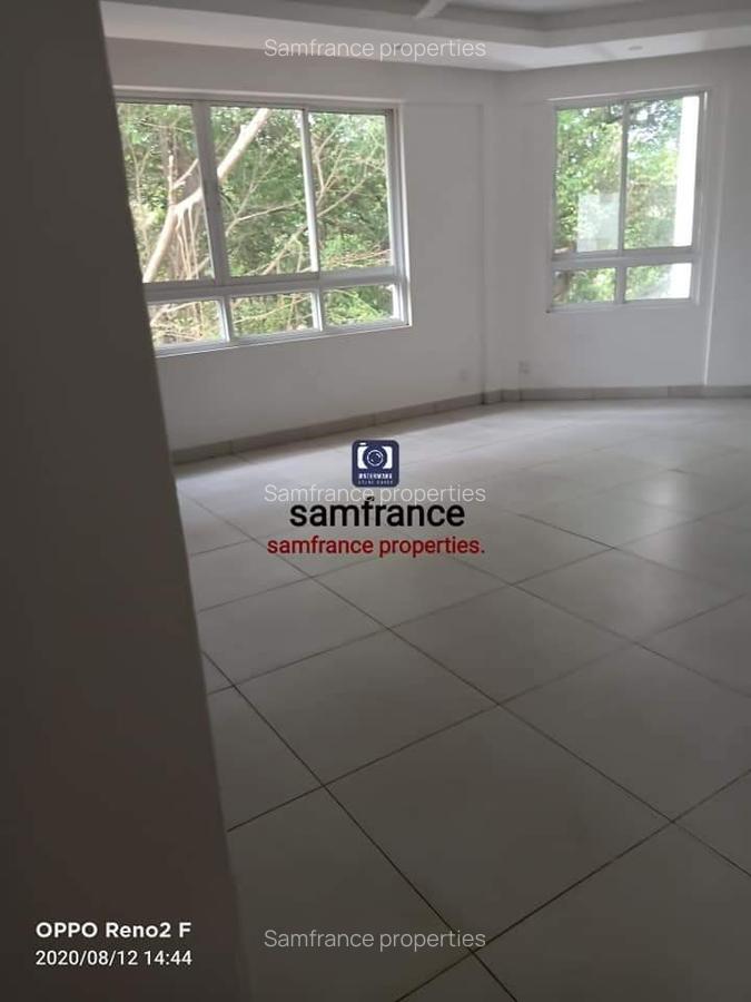 Serviced 4 Bed Apartment with En Suite at Links Road - 7