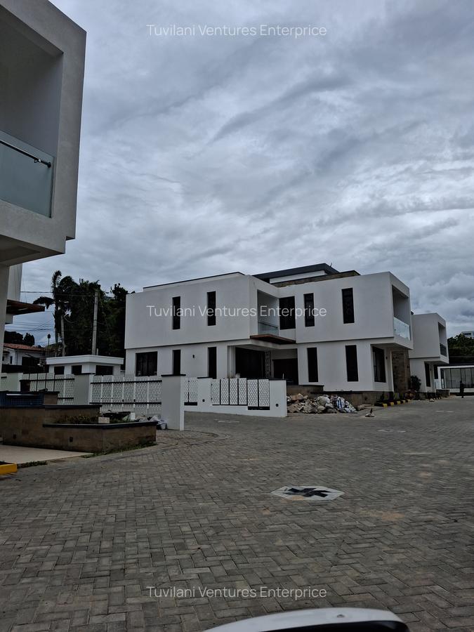 4 Bed Villa with En Suite at Nyali Mombasa - 2