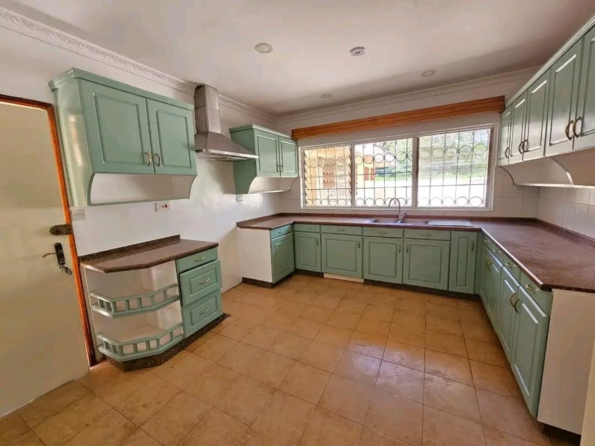 4 Bed House with En Suite in Runda - 5