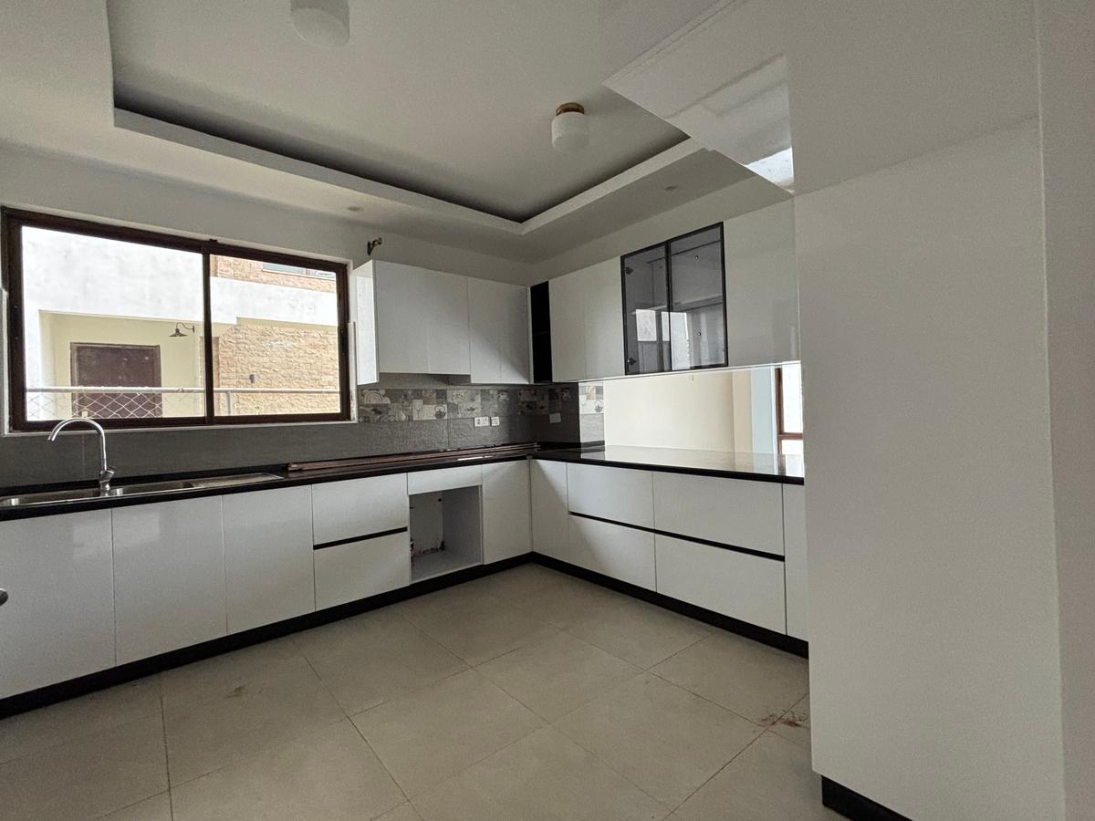 4 Bed Villa with En Suite in Kiambu Road - 19