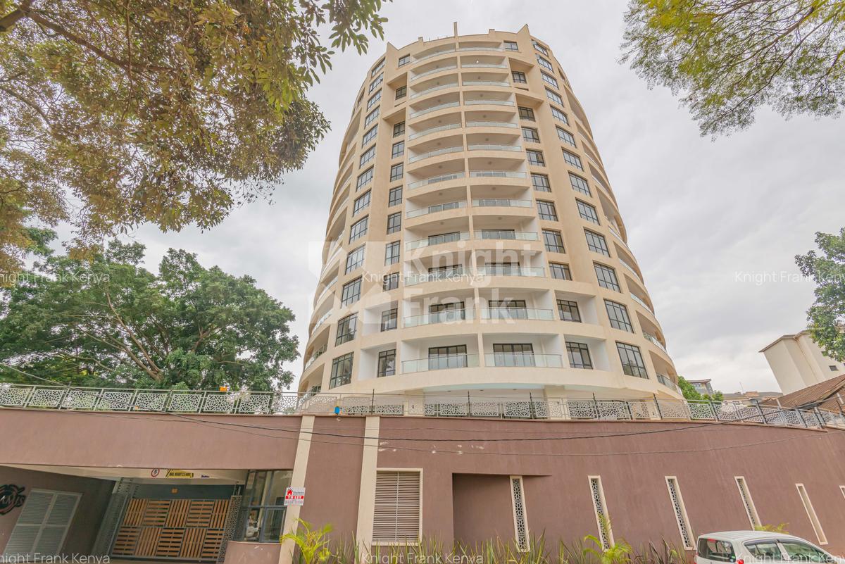 Serviced 2 Bed Apartment with En Suite at Lantana Road - 11