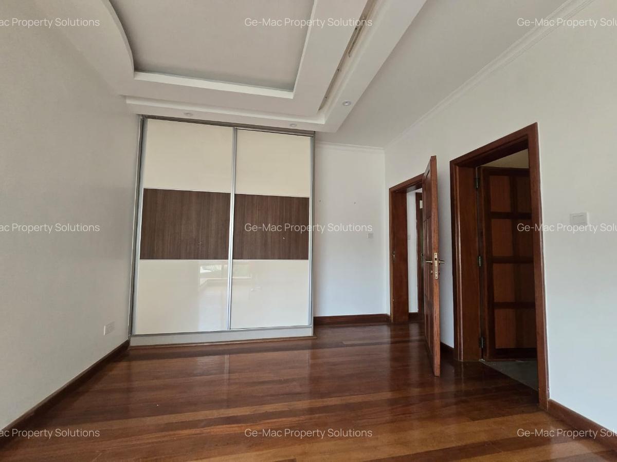 4 Bed Townhouse with En Suite in Lavington - 10