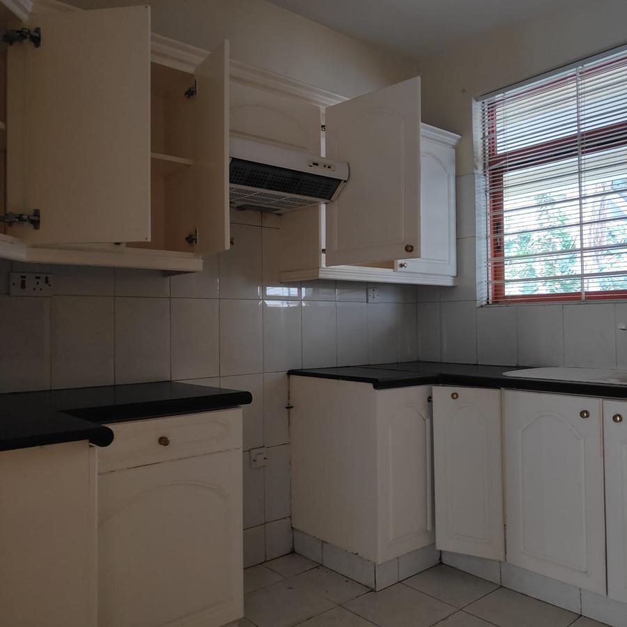 Serviced 3 Bed Apartment with En Suite at Arboretum Drive - 19