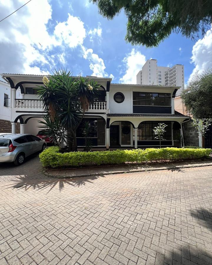 5 Bed Townhouse with En Suite in Kilimani - 1