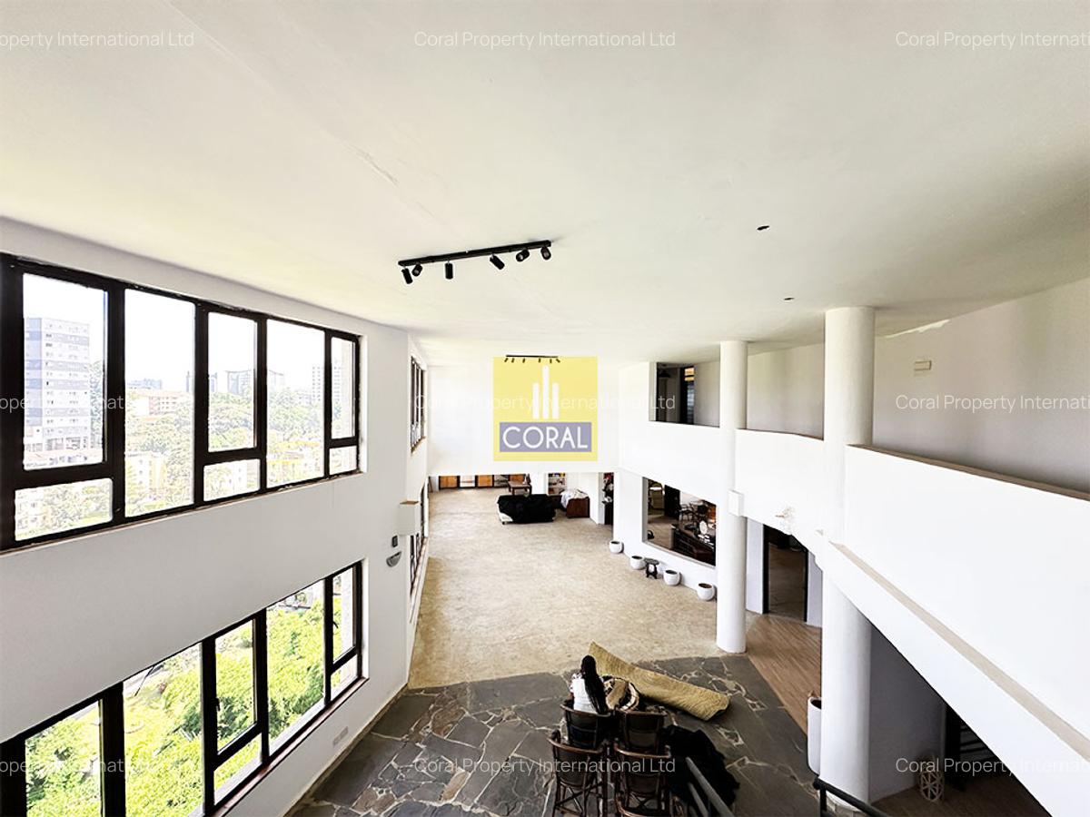5 Bed Apartment with Swimming Pool in Riverside - 8