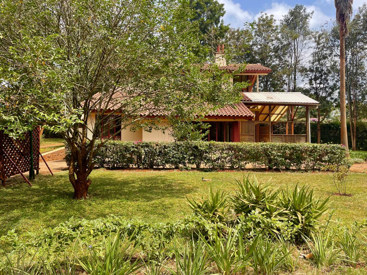 4 Bed Villa with En Suite in Windsor - 2