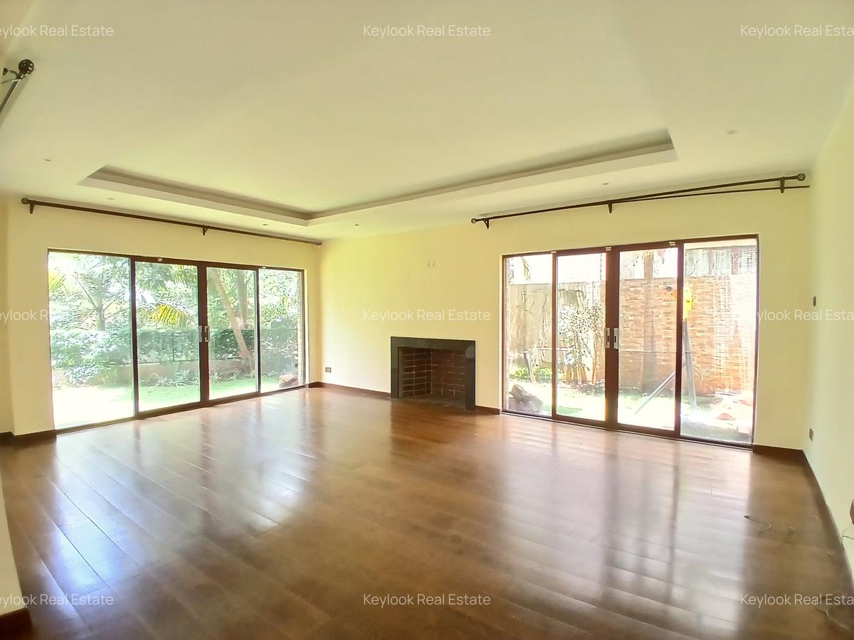 5 Bed Townhouse with En Suite at Lavington Green - 8