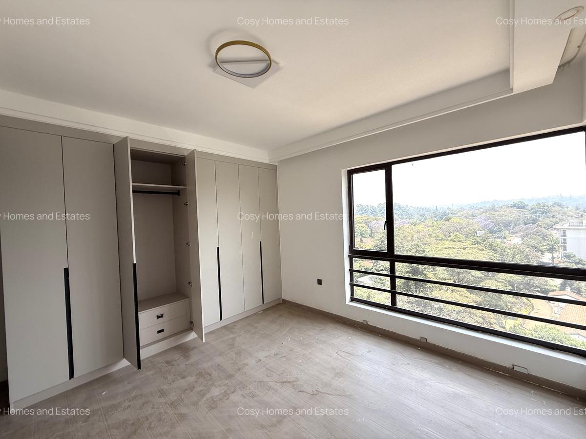 4 Bed Apartment with En Suite at Brookside - 1