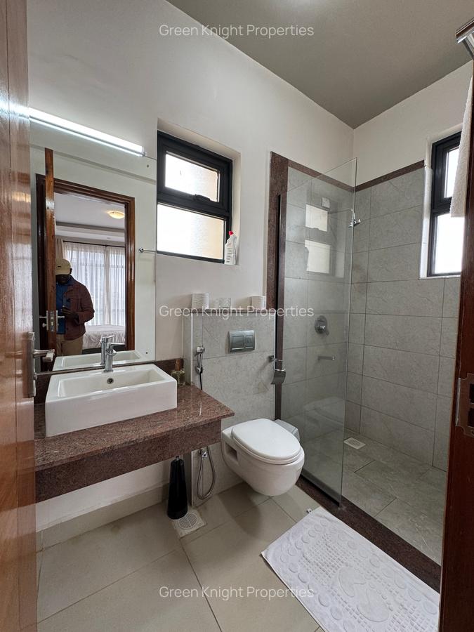 Serviced 2 Bed Apartment with En Suite in Westlands Area - 12